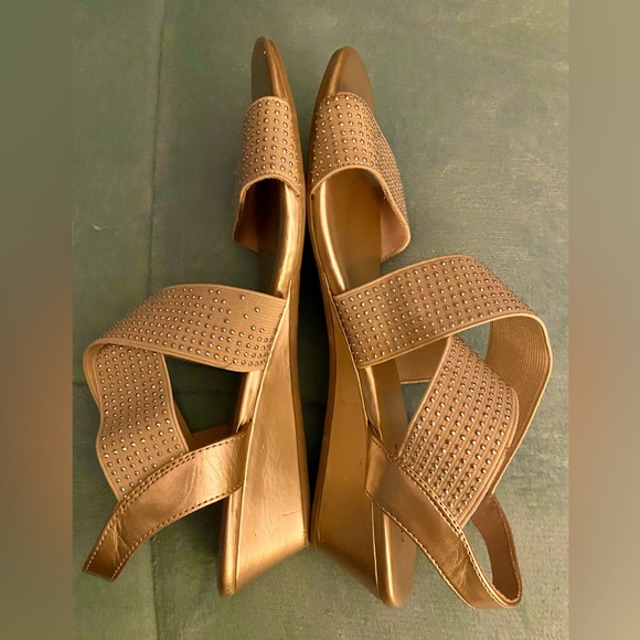 Comfort Plus by PREDICTIONS™ gold rhinestone sandals. - Picture 6 of 12